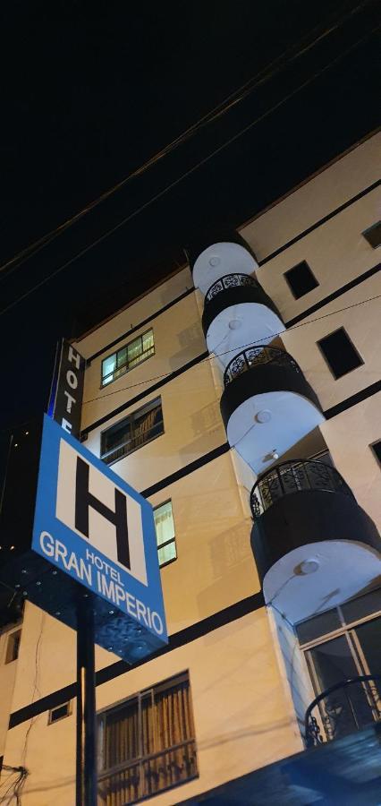Hotel Gran Imperio 메딜린 외부 사진