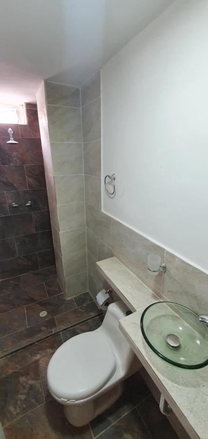 Hotel Gran Imperio 메딜린 외부 사진