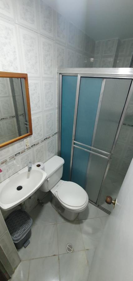 Hotel Gran Imperio 메딜린 외부 사진