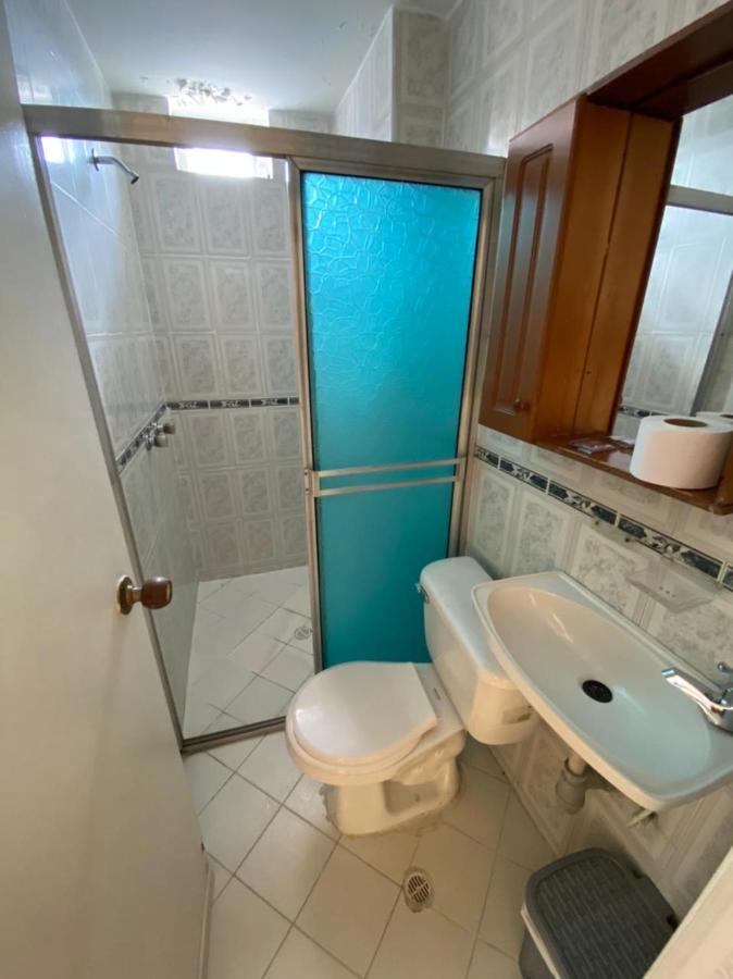 Hotel Gran Imperio 메딜린 외부 사진