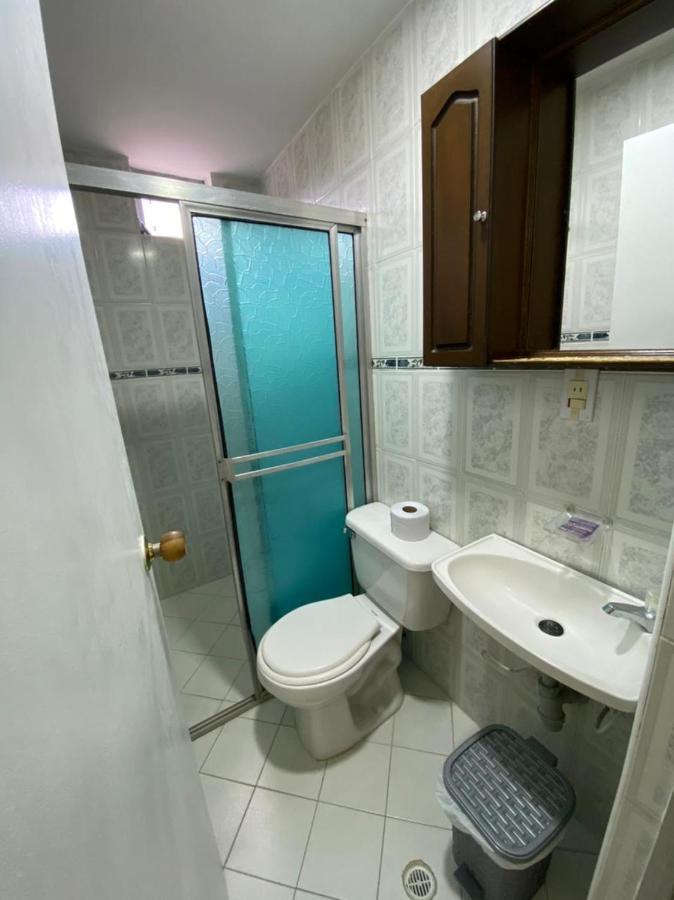 Hotel Gran Imperio 메딜린 외부 사진